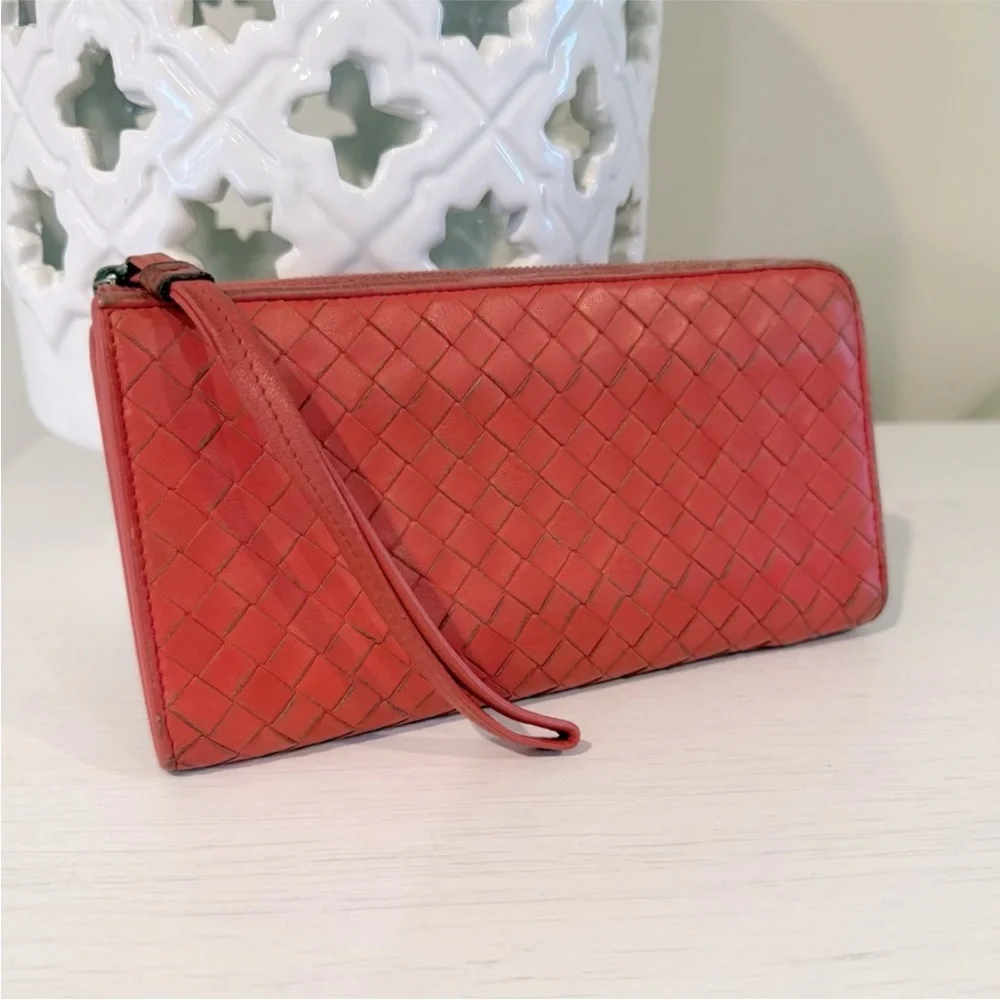 EUC-Bottega Veneta Coral Intrecciato Leather Long Wallet